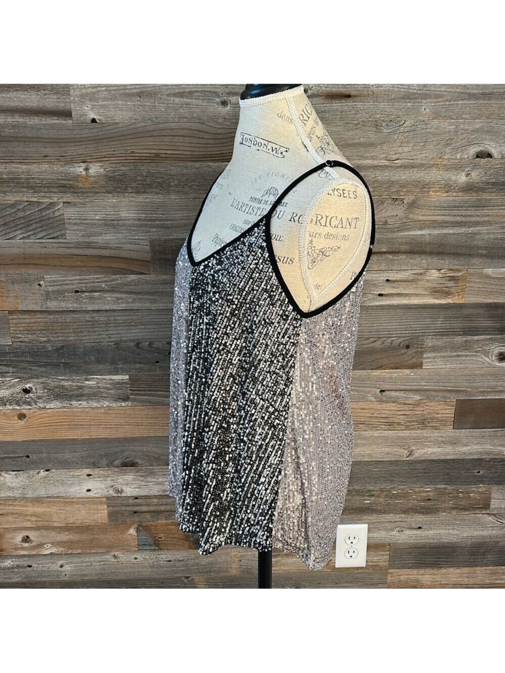 POL Sequin Black and Silver Adjustable Shoulder Strap Top Size Small - Picture 5 of 8